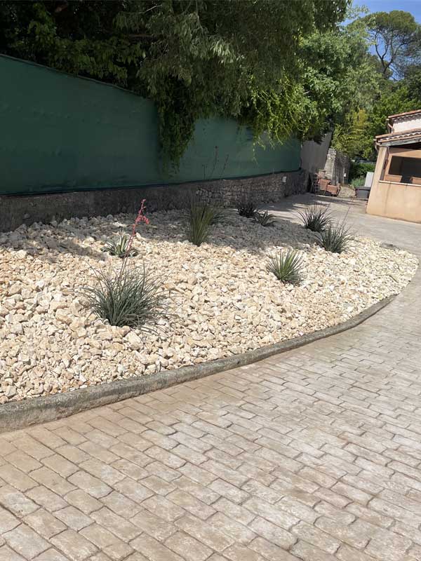 Création d'espaces verts dans le Gard